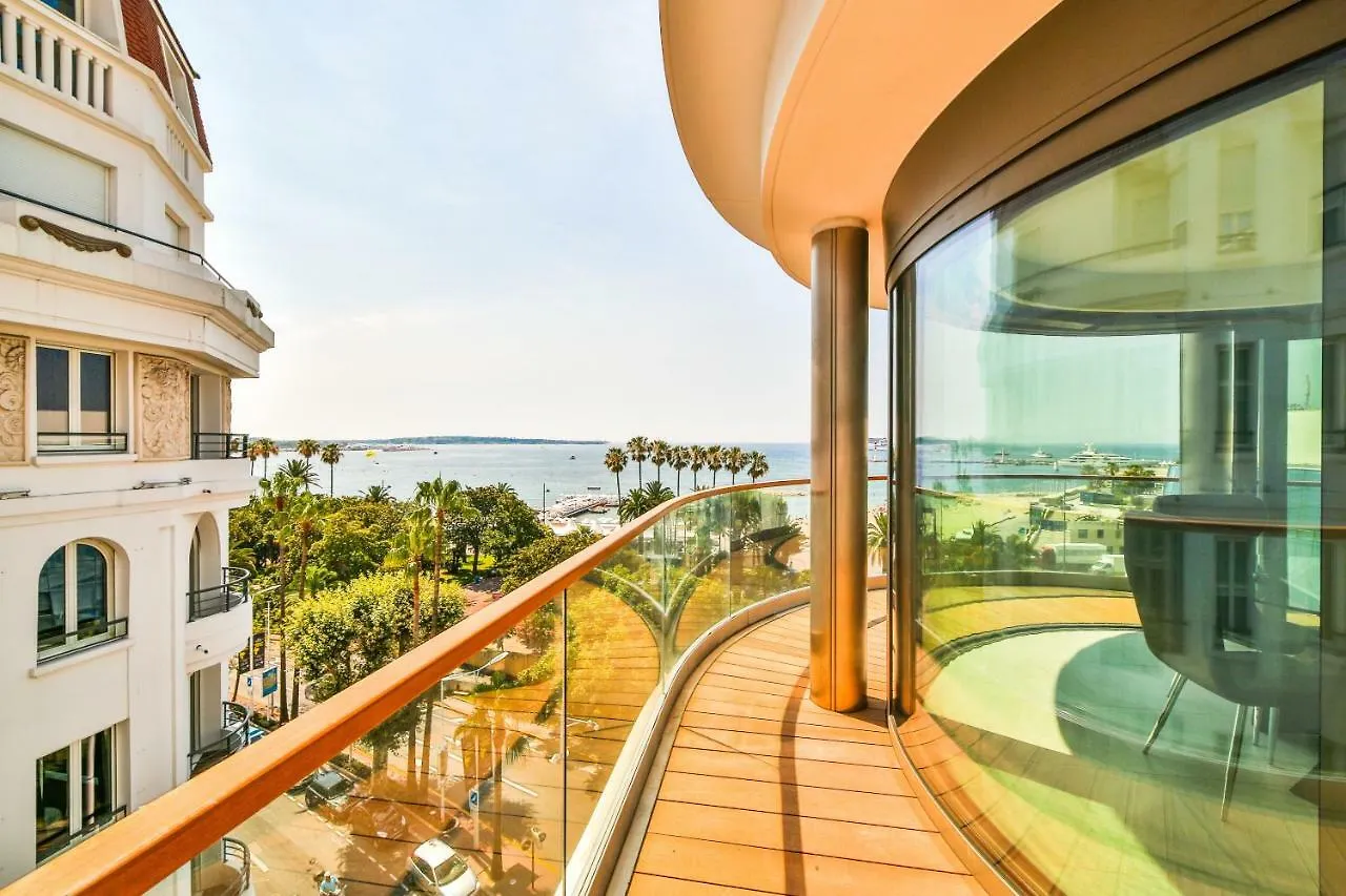 7 Croisette Apartment Cannes 0*,